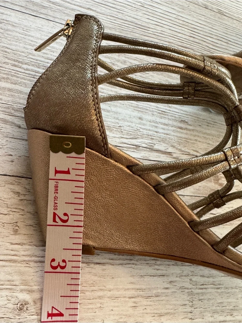 Isola metallic gold